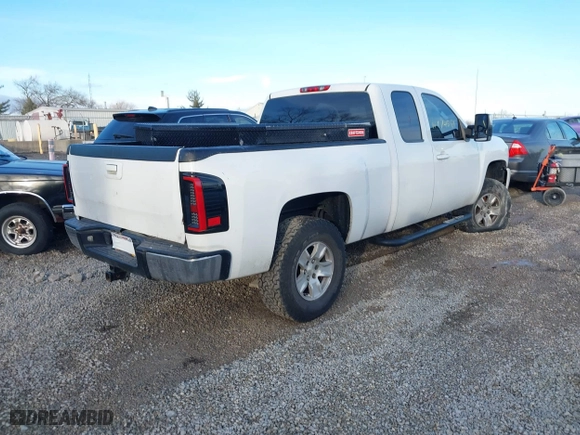 2007 Chevrolet Silverado 1500 LT w/1LT with VIN 1GCEC19J47Z510694, listed as a IAAI auction lot 41474581 with 186,066 mi miles. Bid and sale history available at carsss.com. Image 4.