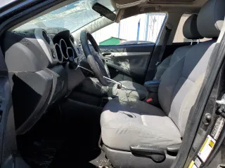 2010 Toyota Matrix S z VIN 2T1KE4EE7AC038080, wystawiony jako Copart lot #52586595 z przebiegiem 159 301 mil mil oraz Szkoda całkowita • Salvage title. Historia ofert i sprzedaży dostępna na DreamBid. Obrazek 7.