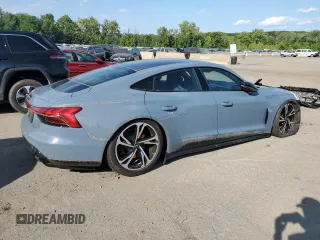 2022 Audi e-tron GT Premium Plus z VIN WAUCJBFW2N7004693, wystawiony jako Copart lot #68906384 z przebiegiem Nie podano mil oraz Szkody całkowita. Historia ofert i sprzedaży dostępna na DreamBid. Obrazek 3.