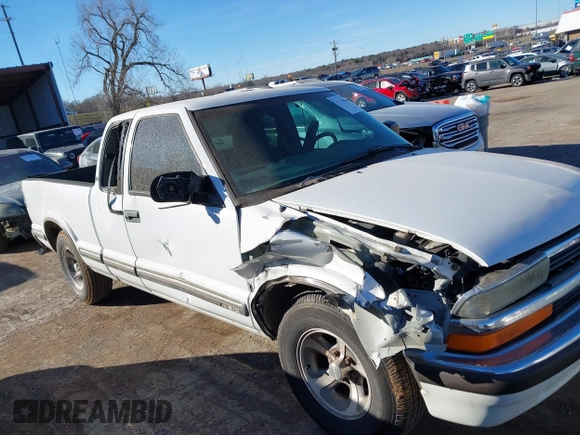 1999 Chevrolet S-10 LS with VIN 1GCCS19XXX8124043, listed as a IAAI auction lot 41730083 with 113,095 mi miles. Bid and sale history available at carsss.com. Image 13.