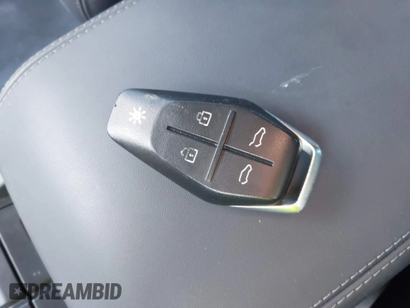 2023 Fisker Ocean One z VIN VCF1ZBU29PG005796, wystawiony jako IAAI lot #41136320 z przebiegiem 14 032 mil mil oraz . Historia ofert i sprzedaży dostępna na DreamBid. Obrazek 11.