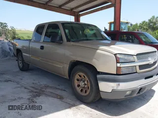2005 Chevrolet Silverado 1500 LS z VIN 2GCEC19VX51200042, wystawiony jako IAAI lot #42473972 z przebiegiem 182 642 mil mil oraz . Historia ofert i sprzedaży dostępna na DreamBid. Obrazek 1.