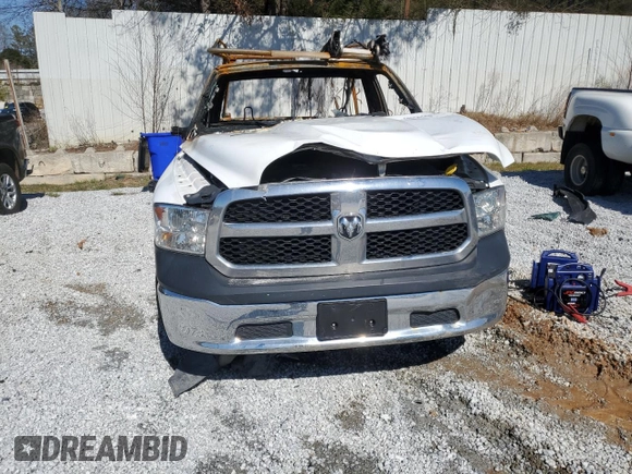 2017 Ram 1500 Tradesman z VIN 3C6JR6DT9HG631829, wystawiony jako Copart lot #48333395 z przebiegiem Nie podano mil oraz Nie do naprawy • Non repairable. Historia ofert i sprzedaży dostępna na DreamBid. Obrazek 5.