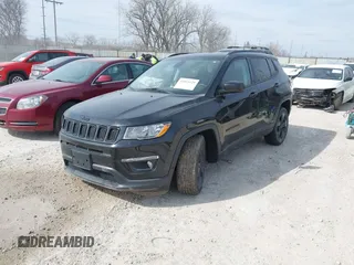 2018 Jeep Compass Latitude with VIN 3C4NJDBBXJT304322, listed as a IAAI auction lot 41833329 with 124,577 mi miles. Bid and sale history available at carsss.com. Image 17.