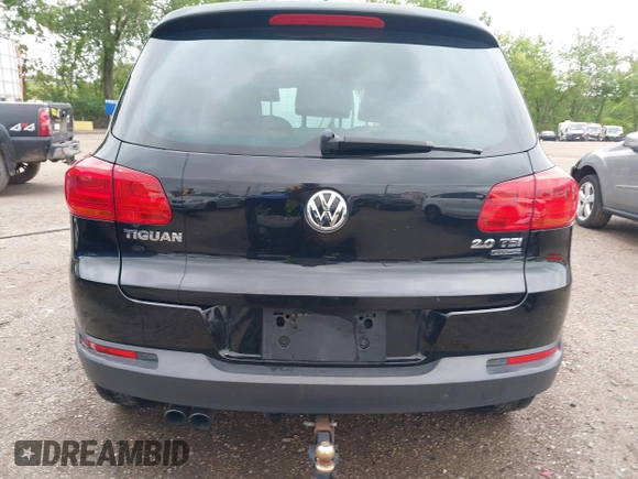 2012 Volkswagen Tiguan SE z VIN WVGBV7AX0CW558863, wystawiony jako IAAI lot #42285870 z przebiegiem 158 521 mil mil oraz . Historia ofert i sprzedaży dostępna na DreamBid. Obrazek 16.