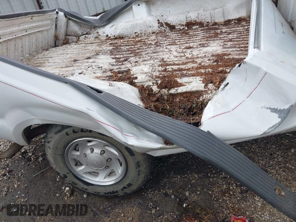 1999 Ford F-250 XL с VIN 1FTNF20L7XEA00374, выставлен на аукционе IAAI как лот 42210425 с пробегом 73 885 миль миль и . История ставок и продаж доступна на DreamBid. Изображение 19.