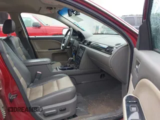 2008 Mercury Sable z VIN 1MEHM40W28G601835, wystawiony jako IAAI lot #42632761 z przebiegiem 285 055 mil mil oraz . Historia ofert i sprzedaży dostępna na DreamBid. Obrazek 5.