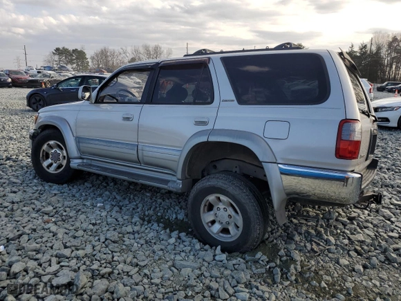 1998 Toyota 4Runner with VIN JT3GN87R4W0065384, listed as a Copart auction lot 43532935 with 279,082 mi miles and Salvage Title. Bid and sale history available at carsss.com. Image 2.