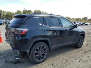 2021 Jeep Compass 80th Anniversary z VIN 3C4NJDEB2MT570661, wystawiony jako Copart lot #53956575 z przebiegiem 32 593 mil mil oraz Szkoda całkowita • Salvage title. Historia ofert i sprzedaży dostępna na DreamBid. Obrazek 3.