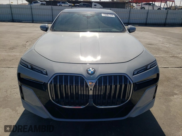 2023 BMW 7 Series 740i with VIN WBA23EH09PCM67327, listed as a Copart auction lot 73387174 with 18,228 mi miles and Salvage Title. Bid and sale history available at carsss.com. Image 5.