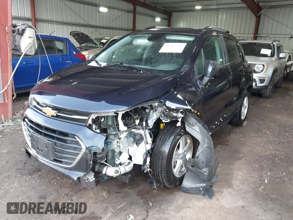 2022 Chevrolet Trax LT with VIN KL7CJPSM9NB564368, listed as a IAAI auction lot 41715716 with 42,421 mi miles. Bid and sale history available at carsss.com. Image 2.