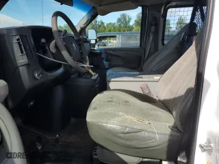 2009 GMC Savana Cargo Van with VIN 1GTGG25C791124332, listed as a Copart auction lot 72819464 with 123,243 mi miles and Salvage Title. Bid and sale history available at carsss.com. Image 7.