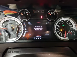 2016 Ram 1500 Laramie z VIN 1C6RR7VM5GS325623, wystawiony jako Copart lot #55852815 z przebiegiem 112 244 mil mil oraz Czysty tytuł • Clean title. Historia ofert i sprzedaży dostępna na DreamBid. Obrazek 9.