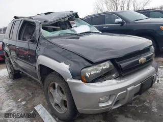 2005 Chevrolet TrailBlazer LT with VIN 1GNDT13S552213766, listed as a IAAI auction lot 41351570 with 114,984 mi miles. Bid and sale history available at carsss.com. Image 1.