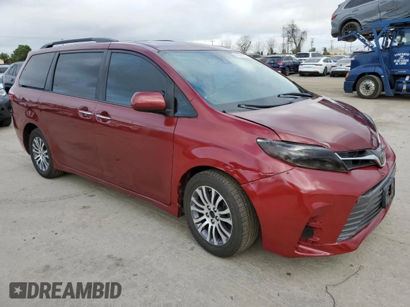 2018 Toyota Sienna XLE Auto Access Seat with VIN 5TDYZ3DC8JS932914, listed as a Copart auction lot 47891655 with 112,009 mi miles and Salvage Title. Bid and sale history available at carsss.com. Image 4.
