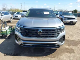 2024 Volkswagen Atlas SEL Premium R-Line z VIN 1V2FR2CA2RC551914, wystawiony jako IAAI lot #42028289 z przebiegiem 16 240 mil mil oraz . Historia ofert i sprzedaży dostępna na DreamBid. Obrazek 13.