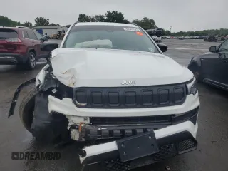 2022 Jeep Compass Latitude Lux z VIN 3C4NJDFB3NT127175, wystawiony jako Copart lot #60349925 z przebiegiem 58 465 mil mil oraz Szkoda całkowita • Salvage title. Historia ofert i sprzedaży dostępna na DreamBid. Obrazek 5.