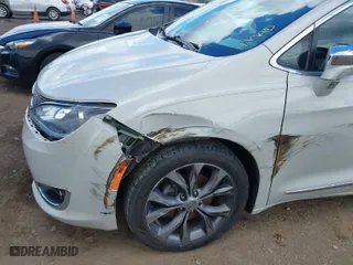 2017 Chrysler Pacifica Limited with VIN 2C4RC1GG6HR768882, listed as a IAAI auction lot 41889479 with 126,874 mi miles. Bid and sale history available at carsss.com. Image 6.