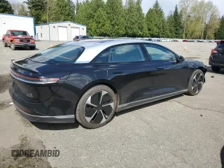 2024 Lucid Air Touring z VIN 50EA1TEA0RA005240, wystawiony jako Copart lot #52596695 z przebiegiem 4162 mil mil oraz Szkody całkowita. Historia ofert i sprzedaży dostępna na DreamBid. Obrazek 3.