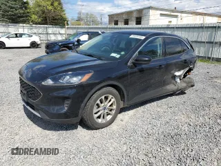 2020 Ford Escape SE z VIN 1FMCU9G6XLUC62391, wystawiony jako Copart lot #55538105 z przebiegiem 76 591 mil mil oraz Szkody całkowita. Historia ofert i sprzedaży dostępna na DreamBid. Obrazek 1.