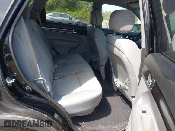 2011 Kia Sorento LX with VIN 5XYKTDA28BG157022, listed as a IAAI auction lot 42061926 with 211,826 mi miles. Bid and sale history available at carsss.com. Image 8.