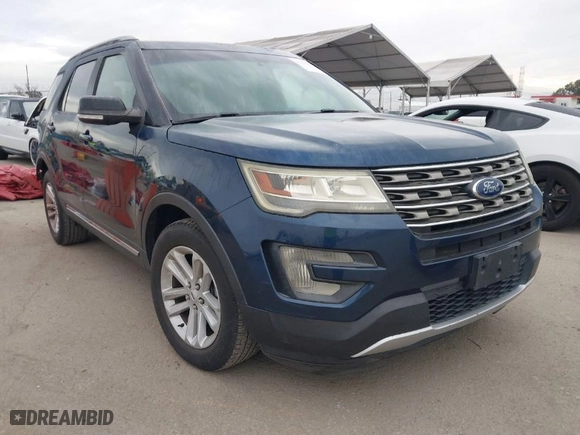 2017 Ford Explorer XLT with VIN 1FM5K7D86HGC21755, listed as a IAAI auction lot 41700958 with 95,703 mi miles. Bid and sale history available at carsss.com. Image 1.