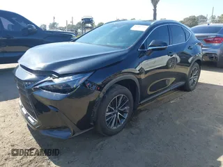 2025 Lexus NX 350h z VIN 2T2AKCEZ5SC035967, wystawiony jako IAAI lot #42301335 z przebiegiem 29 027 mil mil oraz . Historia ofert i sprzedaży dostępna na DreamBid. Obrazek 20.
