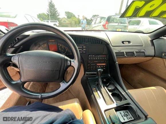 1993 Chevrolet Corvette with VIN 1G1YY23PXP5104890, listed as a Copart auction lot 42867905 with 82,698 mi miles and Clean Title. Bid and sale history available at carsss.com. Image 9.