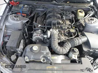 2006 Ford Mustang Standard with VIN 1ZVFT84N565189985, listed as a IAAI auction lot 41691191 with 131,847 mi miles and . Bid and sale history available at carsss.com. Image 10.