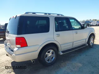 2005 Ford Expedition Limited with VIN 1FMFU20525LA93434, listed as a IAAI auction lot 41787625 with 242,057 mi miles. Bid and sale history available at carsss.com. Image 4.