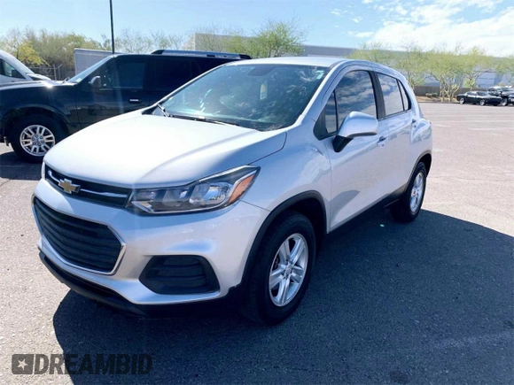 2020 Chevrolet Trax LS with VIN 3GNCJNSB4LL131582, listed as a Copart auction lot 44451325 with 136,718 mi miles and Clean Title. Bid and sale history available at carsss.com. Image 1.