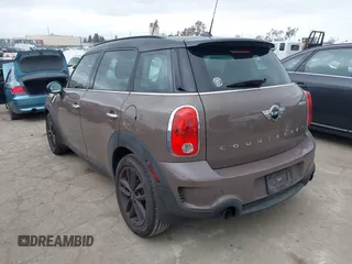 2015 MINI Countryman S z VIN WMWZC3C53FWT02232, wystawiony jako IAAI lot #42204694 z przebiegiem 107 544 mil mil oraz . Historia ofert i sprzedaży dostępna na DreamBid. Obrazek 3.
