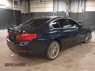 2019 BMW 5 Series 540i xDrive z VIN WBAJE7C53KWW29884, wystawiony jako IAAI lot #42020658 z przebiegiem 68 389 mil mil oraz . Historia ofert i sprzedaży dostępna na DreamBid. Obrazek 4.
