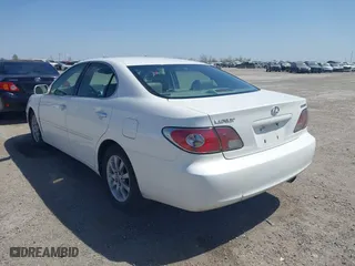 2002 Lexus ES 300 with VIN JTHBF30G120037436, listed as a IAAI auction lot 41866345 with 301,717 mi miles. Bid and sale history available at carsss.com. Image 3.