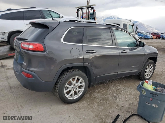 2016 Jeep Cherokee Altitude with VIN 1C4PJMCB1GW269003, listed as a Copart auction lot 88461235 with 73,349 mi miles and Salvage Title. Bid and sale history available at carsss.com. Image 3.