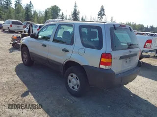2006 Ford Escape XLS with VIN 1FMYU92Z46KD25072, listed as a IAAI auction lot 42132084 with 52,921 mi miles. Bid and sale history available at carsss.com. Image 3.