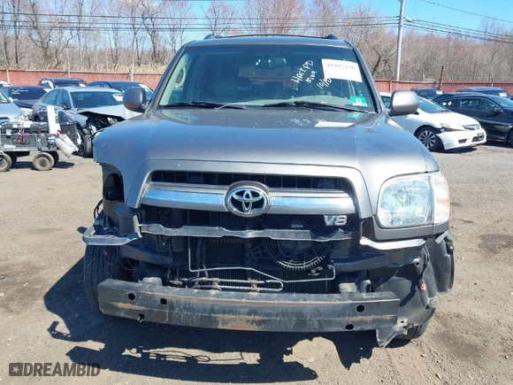 2006 Toyota Sequoia Limited with VIN 5TDBT48A76S261359, listed as a IAAI auction lot 41897236 with 263,938 mi miles. Bid and sale history available at carsss.com. Image 12.