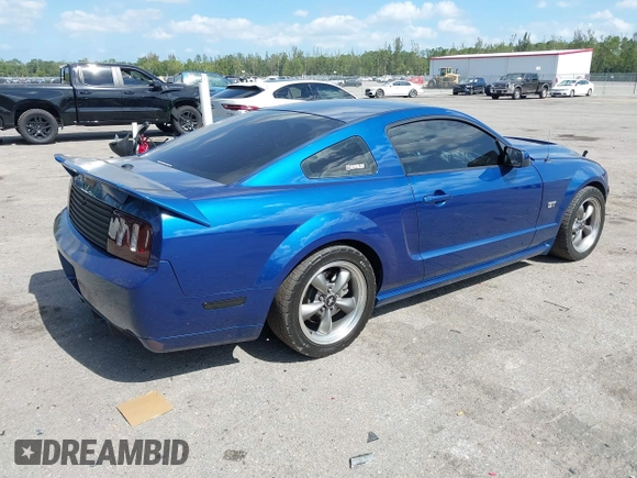 2008 Ford Mustang GT Deluxe z VIN 1ZVHT82H585192023, wystawiony jako IAAI lot #42170182 z przebiegiem 109 946 mil mil oraz . Historia ofert i sprzedaży dostępna na DreamBid. Obrazek 4.