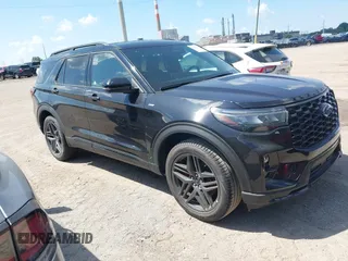 2025 Ford Explorer ST-Line с VIN 1FMUK8KH3SGB37680, выставлен на аукционе IAAI как лот 42697878 с пробегом 1 056 миль миль и . История ставок и продаж доступна на DreamBid. Изображение 1.