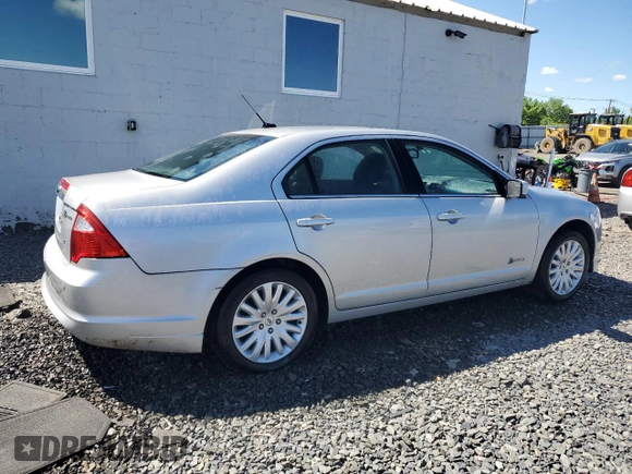 2010 Ford Fusion Hybrid z VIN 3FADP0L36AR211312, wystawiony jako Copart lot #55749425 z przebiegiem 39 223 mil mil oraz Szkoda całkowita • Salvage title. Historia ofert i sprzedaży dostępna na DreamBid. Obrazek 3.