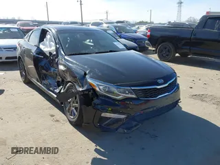 2019 Kia Optima LX with VIN 5XXGT4L31KG357854, listed as a IAAI auction lot 41458399 with 167,500 mi miles. Bid and sale history available at carsss.com. Image 1.