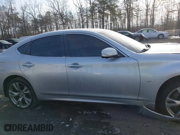 2015 Infiniti Q70 с VIN JN1BY1AR7FM561532, выставлен на аукционе IAAI как лот 41375898 с пробегом 130 565 миль миль и . История ставок и продаж доступна на DreamBid. Изображение 13.