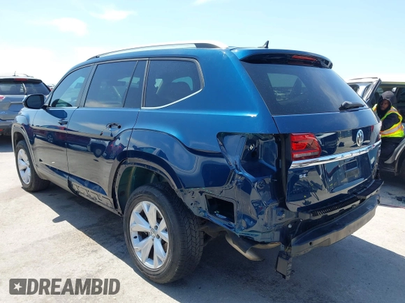 2018 Volkswagen Atlas SE with VIN 1V2LR2CAXJC558200, listed as a IAAI auction lot 42297089 with 95,366 mi miles and . Bid and sale history available at DreamBid. Image 3.