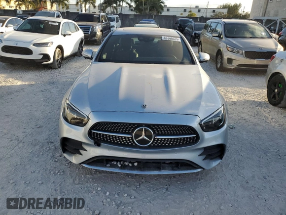 2021 Mercedes-Benz E 350 z VIN W1KZF8EB7MA933821, wystawiony jako Copart lot #50354235 z przebiegiem 32 299 mil mil oraz Nie do naprawy • Non repairable. Historia ofert i sprzedaży dostępna na DreamBid. Obrazek 5.