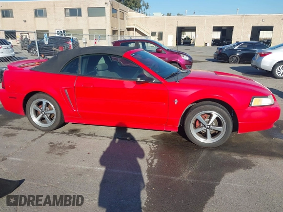 2000 Ford Mustang with VIN 1FAFP4444YF198834, listed as a IAAI auction lot 40780129 with 189,915 mi miles. Bid and sale history available at carsss.com. Image 13.