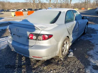 2008 Mazda 6 i Sport VE with VIN 1YVHP80C185M14226, listed as a IAAI auction lot 41424080 with 178,816 mi miles and . Bid and sale history available at carsss.com. Image 4.