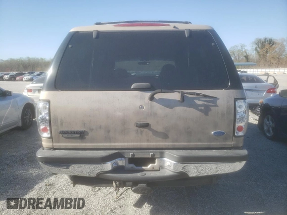 1997 Ford Expedition XLT with VIN 1FMEU1769VLC38411, listed as a Copart auction lot 50315135 with 230,863 mi miles and Salvage title. Bid and sale history available at DreamBid. Image 6.