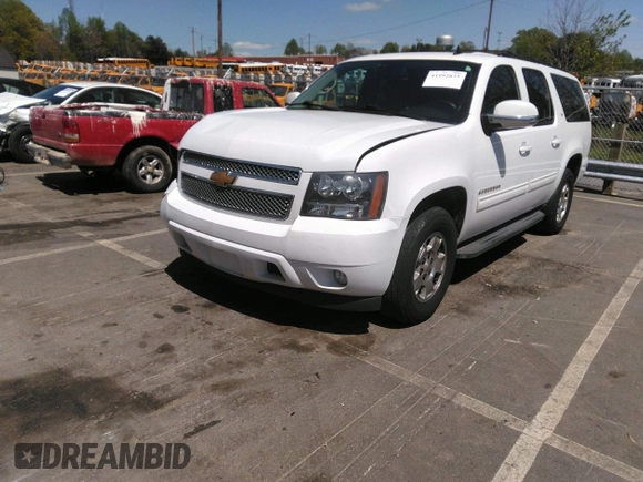 2014 Chevrolet Suburban LT with VIN 1GNSCJE05ER117663, listed as a IAAI auction lot 41992835 with 208,754 mi miles. Bid and sale history available at carsss.com. Image 17.