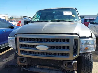 2005 Ford Excursion Limited z VIN 1FMSU43P25EB76602, wystawiony jako IAAI lot #41712613 z przebiegiem Nie podano mil oraz . Historia ofert i sprzedaży dostępna na DreamBid. Obrazek 13.