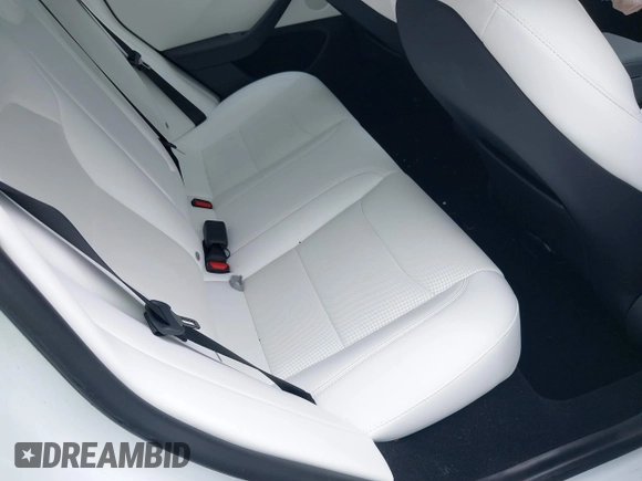 2025 Tesla Model 3 Long Range с VIN 5YJ3E1EA2SF981877, выставлен на аукционе IAAI как лот 42412352 с пробегом 1 967 миль миль и . История ставок и продаж доступна на DreamBid. Изображение 8.
